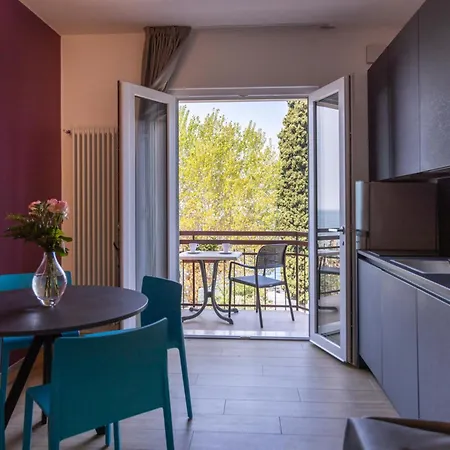 Residence Solei Classic & Plus Brenzone sul Garda Exterior photo